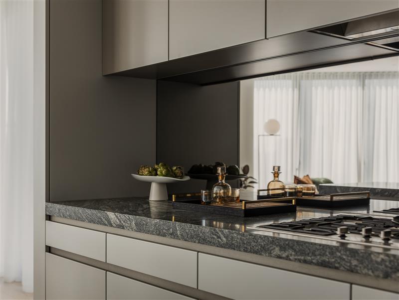 2024-08-08_OSH_9th Floor 3 Bedroom Apt_224-Edit.jpg